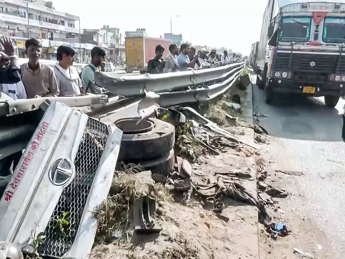 मौत बनकर दौड़ा डंपर, ड्राइवर के खूनी तांडव से जुड़ी नई जानकारी मौत बनकर दौड़ा डंपर, ड्राइवर के खूनी तांडव से जुड़ी नई जानकारी
