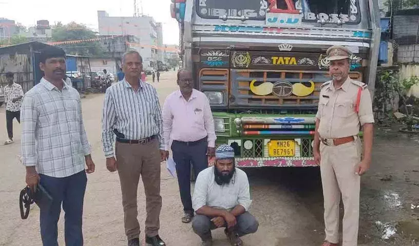 305 क्विंटल अवैध राशन चावल जब्त 305 क्विंटल अवैध राशन चावल जब्त