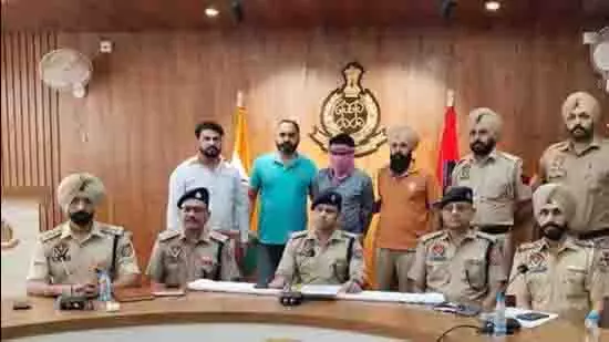 Punjab: बरनाला तिहरे हत्याकांड का खुलासा, पीड़ित के दोस्त की गिरफ्तारी Punjab: बरनाला तिहरे हत्याकांड का खुलासा, पीड़ित के दोस्त की गिरफ्तारी