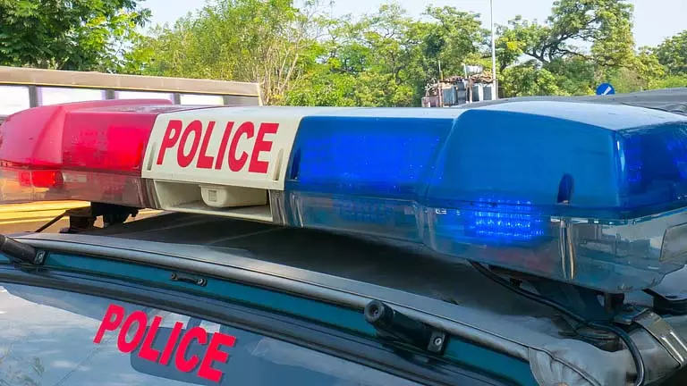Police ने मरीज़ को हिरासत में लेकर परेशान किया? जलपाईगुड़ी सदमे में है? Police ने मरीज़ को हिरासत में लेकर परेशान किया? जलपाईगुड़ी सदमे में है?