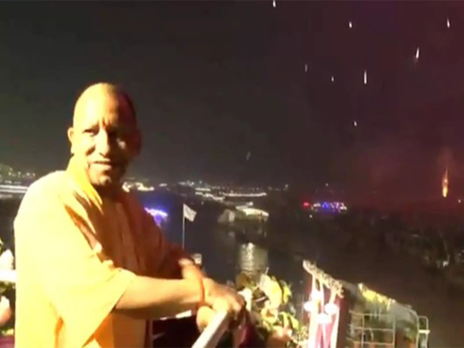 यूपी के सीएम योगी आदित्यनाथ Varanasi में देव दीपावली समारोह में हुए शामिल यूपी के सीएम योगी आदित्यनाथ Varanasi में देव दीपावली समारोह में हुए शामिल