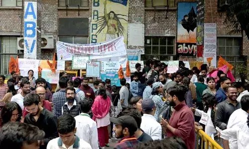 Delhi जेएनयूएसयू चुनाव में भारी मतदान, परिसर में उत्साह का माहौल Delhi जेएनयूएसयू चुनाव में भारी मतदान, परिसर में उत्साह का माहौल