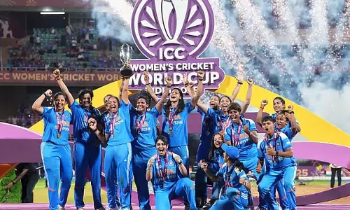 भारतीय खिलाड़ी स्मृति, जेमिमा और राधा को हर एक को ₹2.25 करोड़ मिलेंगे; कोच को ₹22.5 लाख मिलेंगे - महाराष्ट्र सरकार