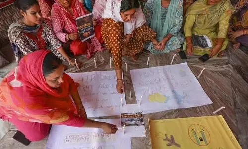 सरकार ने SHG को बढ़ावा देने के लिए वॉलमार्ट के साथ MoU पर साइन किए सरकार ने SHG को बढ़ावा देने के लिए वॉलमार्ट के साथ MoU पर साइन किए