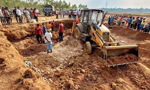 बारिश, चूना पत्थर के जमाव के कारण Kalyana कर्नाटक में भूकंप के झटके आ रहे बारिश, चूना पत्थर के जमाव के कारण Kalyana कर्नाटक में भूकंप के झटके आ रहे