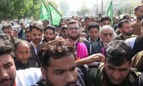 बडगाम उपचुनाव में आचार संहिता उल्लंघन पर पीडीपी उम्मीदवार को नोटिस बडगाम उपचुनाव में आचार संहिता उल्लंघन पर पीडीपी उम्मीदवार को नोटिस
