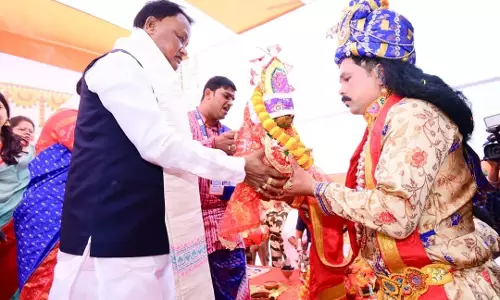 CM ने पारादीप बोइता बंदना उत्सव में हिस्सा लिया CM ने पारादीप बोइता बंदना उत्सव में हिस्सा लिया