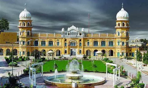 Punjab: गुरु नानक के 10 जीवन सबक