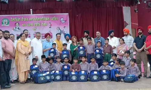 Jalandhar: हेल्पिंग हैंड्स संगठन, समुदाय के लिए 15 वर्षों की निस्वार्थ सेवा Jalandhar: हेल्पिंग हैंड्स संगठन, समुदाय के लिए 15 वर्षों की निस्वार्थ सेवा