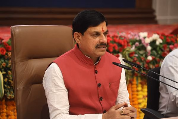 Bhopal: मुख्यमंत्री डॉ. यादव ने जीवन में बदलाव के लिए संस्कारों पर जोर दिया Bhopal: मुख्यमंत्री डॉ. यादव ने जीवन में बदलाव के लिए संस्कारों पर जोर दिया