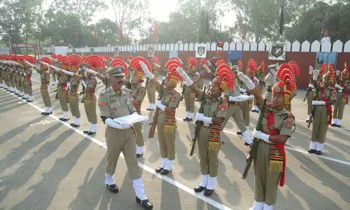 पासिंग आउट परेड के बाद 145 महिला कांस्टेबल BSF में शामिल पासिंग आउट परेड के बाद 145 महिला कांस्टेबल BSF में शामिल
