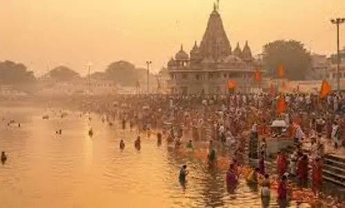 Ayodhya: कार्तिक पूर्णिमा पर अयोध्या में धार्मिक उत्सव की भव्य छटा Ayodhya: कार्तिक पूर्णिमा पर अयोध्या में धार्मिक उत्सव की भव्य छटा