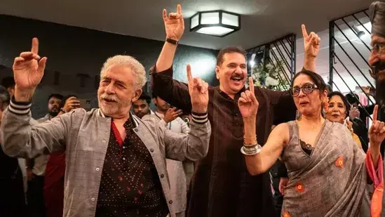 Prithvi Festival 2025 के उद्घाटन पर नसीरुद्दीन शाह, नीना गुप्ता और बोमन ने किया डांस