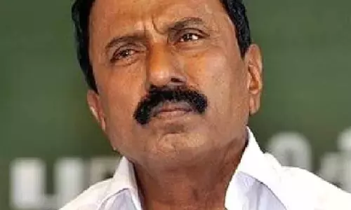 AIADMK चुनाव चिन्ह मामले की जांच में तेजी लाएं, सेनगोट्टैयन ने चुनाव आयोग से कहा