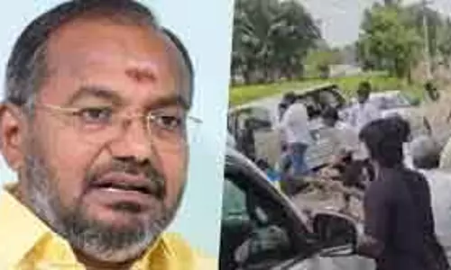 Tamil Nadu पीएमके विधायक अरुल की कार पर हमला, रामदास ने अंबुमणि पर लगाया आरोप Tamil Nadu पीएमके विधायक अरुल की कार पर हमला, रामदास ने अंबुमणि पर लगाया आरोप