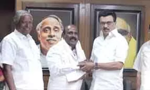 मनोज पांडियन डीएमके में शामिल, तमिलनाडु विधानसभा से इस्तीफा दिया
