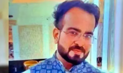 बेटे ने मां की साड़ी से बनाया मौत का फंदा और झूल गया, डरा हुआ था पुलिस केस होने से बेटे ने मां की साड़ी से बनाया मौत का फंदा और झूल गया, डरा हुआ था पुलिस केस होने से