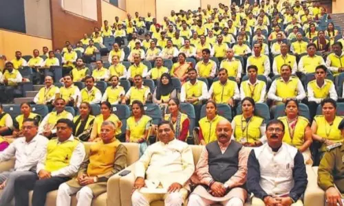 Bareilly: वार्डन सेवा में महिलाओं की भूमिका सराहनीय: धर्मवीर Bareilly: वार्डन सेवा में महिलाओं की भूमिका सराहनीय: धर्मवीर
