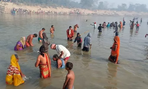 Kamalganj: अव्यवस्था से प्रभावित कार्तिक पूर्णिमा स्नान, श्रद्धालु परेशान