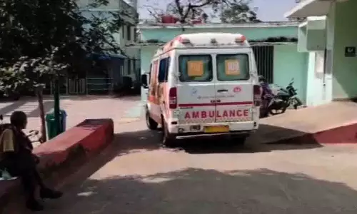 Cuttack में एक व्यक्ति ने पत्नी और ससुराल वालों पर चाकू से हमला किया Cuttack में एक व्यक्ति ने पत्नी और ससुराल वालों पर चाकू से हमला किया