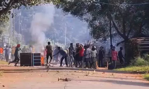 Odisha के खोरधा में सीमा विवाद को लेकर दो गांवों के बीच झड़प Odisha के खोरधा में सीमा विवाद को लेकर दो गांवों के बीच झड़प
