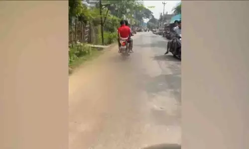 Balasore: कुत्ते को सड़क पर घसीटा गया, चौंकाने वाला वीडियो सामने आने पर आक्रोश
