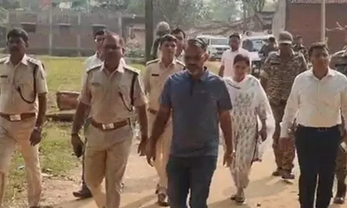 शोभायात्रा के दौरान हिंसक झड़प, 20 से अधिक लोग घायल