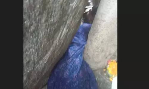 Odisha में छह घंटे के ऑपरेशन के बाद पुरानी सुरंग में फंसी महिला को बचाया