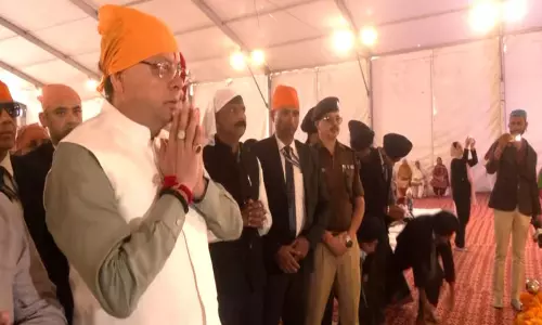 मुख्यमंत्री धामी ने गुरु नानक जयंती पर देहरादून में गुरुद्वारा श्री गुरु सिंह सभा का दौरा किया