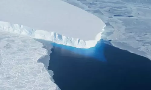 Hektoria Glacier के अचानक पीछे हटने से समुद्र के स्तर को ख़तरा Hektoria Glacier के अचानक पीछे हटने से समुद्र के स्तर को ख़तरा