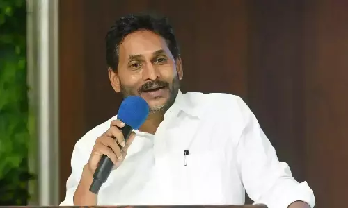 किसान संकट पर YSRCP नेता का TDP सरकार पर निशाना किसान संकट पर YSRCP नेता का TDP सरकार पर निशाना