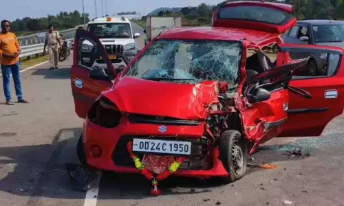 Odisha: कार-पिकअप टक्कर में वनकर्मी की मौत, 3 अन्य गंभीर