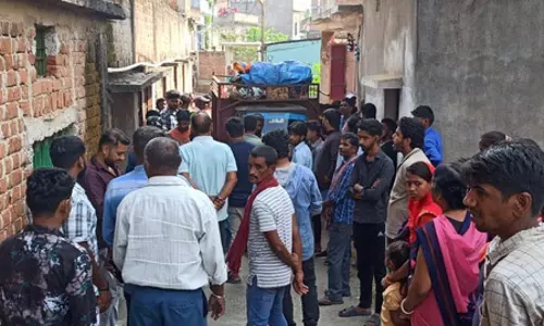 किराए के मकान में मिले दंपती के शव, एक साल पहले हुई थी शादी किराए के मकान में मिले दंपती के शव, एक साल पहले हुई थी शादी