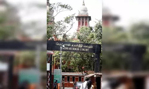 महेंद्र सिंह धोनी मानहानि मामला, सेवानिवृत्त IPS अधिकारी को झटका महेंद्र सिंह धोनी मानहानि मामला, सेवानिवृत्त IPS अधिकारी को झटका