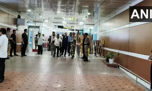 चुनाव आयोग की टीम दार्जिलिंग पहुंची, सीमावर्ती जिलों कूचबिहार, अलीपुरद्वार और जलपाईगुड़ी का करेगी दौरा