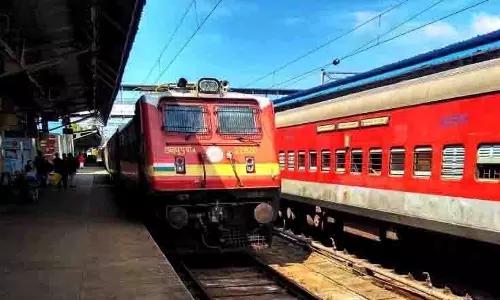 Jhansi: अधिक दाम पर खाना देने पर विक्रेता ने यात्री की पिटाई की
