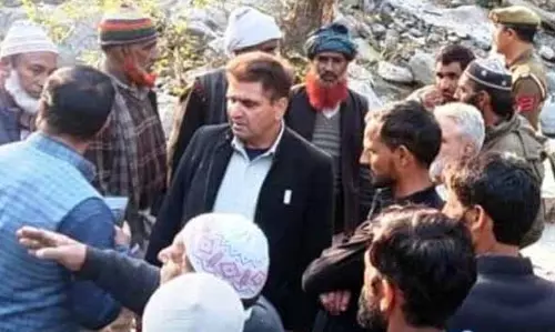 DDC अध्यक्ष ने पंचायत कटयारा में चल रहे विकास कार्यों की समीक्षा की DDC अध्यक्ष ने पंचायत कटयारा में चल रहे विकास कार्यों की समीक्षा की