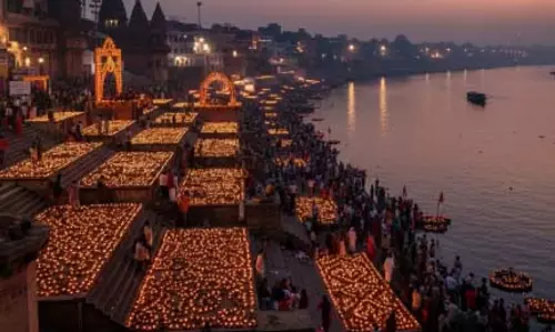 शुरू हुई देव दीपावली की धूम, गंगा घाटों पर सजेंगे लाखों दीपक