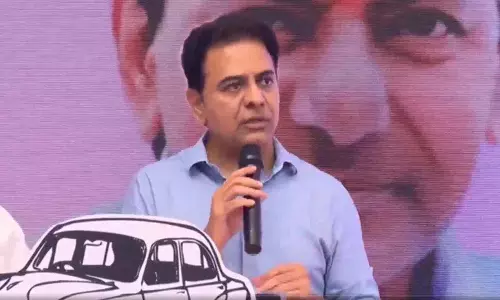 KTR ने बीआरएस बनाम कांग्रेस विकास पर रेवंत रेड्डी को चुनौती दी KTR ने बीआरएस बनाम कांग्रेस विकास पर रेवंत रेड्डी को चुनौती दी