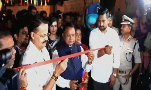 CM मोहन माझी ने महानदी तट पर भव्य मेले का उद्घाटन किया CM मोहन माझी ने महानदी तट पर भव्य मेले का उद्घाटन किया