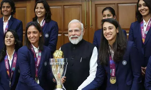 भारतीय Champion Team ने पीएम मोदी से मुलाकात की, कप्तान हरमनप्रीत कौर ने जर्सी भेंट की