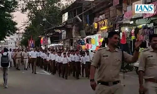 गुना: RSS शताब्दी समारोह के अवसर पर भव्य जुलूस का आयोजन गुना: RSS शताब्दी समारोह के अवसर पर भव्य जुलूस का आयोजन