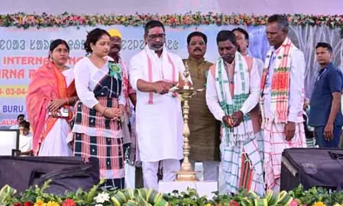 लुगूबुरु पहाड़ी पर अंतरराष्ट्रीय संथाल आदिवासी धर्म महासम्मेलन में उमड़ा आस्था का सैलाब लुगूबुरु पहाड़ी पर अंतरराष्ट्रीय संथाल आदिवासी धर्म महासम्मेलन में उमड़ा आस्था का सैलाब