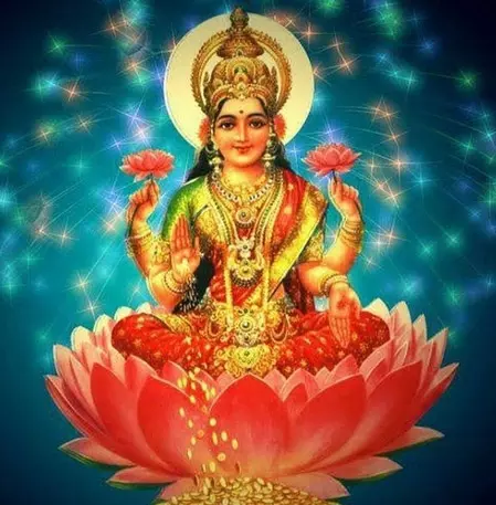 शुक्रवार को व्रतधारी करें महालक्ष्मी मंत्र का जाप, मिलेगा समृद्धि और सौभाग्य का आशीर्वाद शुक्रवार को व्रतधारी करें महालक्ष्मी मंत्र का जाप, मिलेगा समृद्धि और सौभाग्य का आशीर्वाद