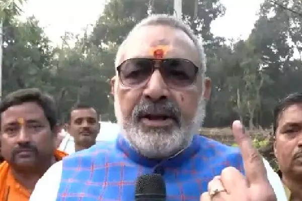Giriraj Singh ने मतदान के बाद जताया भरोसा – ‘बिहार में एनडीए की जीत तय’ Giriraj Singh ने मतदान के बाद जताया भरोसा – ‘बिहार में एनडीए की जीत तय’