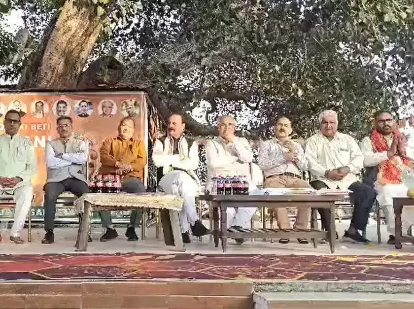 Nagrota: जनसभा में देवयानी राणा के पक्ष में बोले अशोक कौल और सुरजीत सलाथिया Nagrota: जनसभा में देवयानी राणा के पक्ष में बोले अशोक कौल और सुरजीत सलाथिया