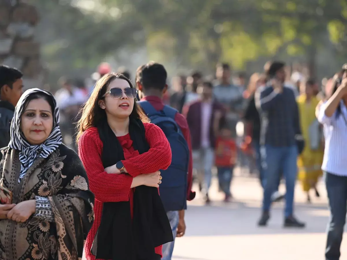 Jaipur: राजस्थान में दिन में गर्मी, रात में सर्दी से ठिठुरन Jaipur: राजस्थान में दिन में गर्मी, रात में सर्दी से ठिठुरन