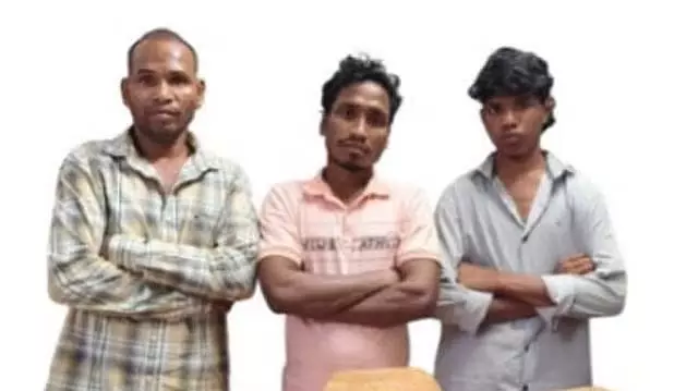 कोयंबटूर में 22 किलो गांजा जब्त: ओडिशा के 5 लोग गिरफ्तार कोयंबटूर में 22 किलो गांजा जब्त: ओडिशा के 5 लोग गिरफ्तार