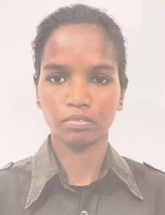 हार्डकोर महिला नक्सली ने खैरागढ़ में किया सरेंडर हार्डकोर महिला नक्सली ने खैरागढ़ में किया सरेंडर