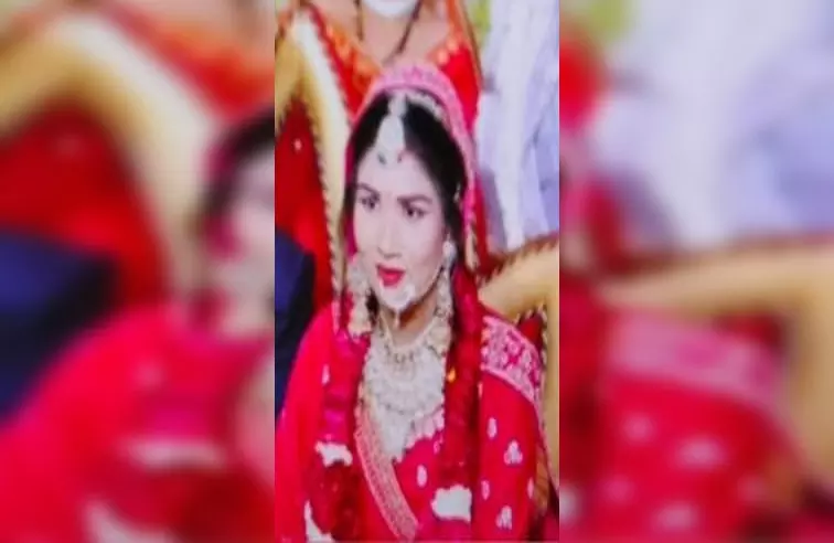 नवविवाहिता का शव ससुराल में फंदे पर लटकता दिखा, परिजनों पर टूटा दुख का पहाड़ नवविवाहिता का शव ससुराल में फंदे पर लटकता दिखा, परिजनों पर टूटा दुख का पहाड़